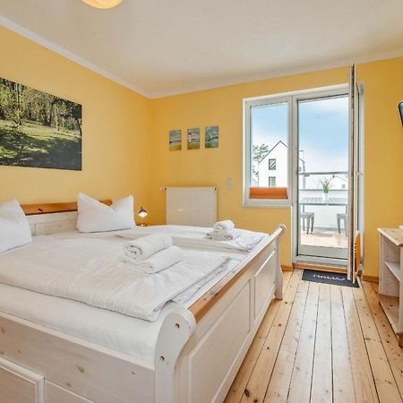 Villa Holtz Ferienwohnung Holtz 2 ツィノヴィッツ エクステリア 写真
