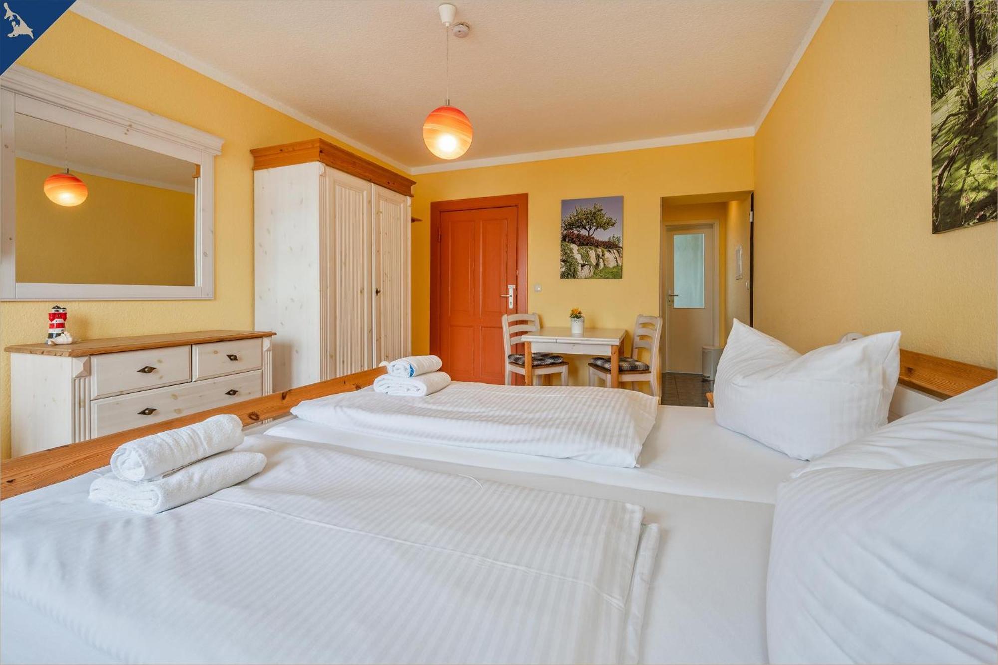 Villa Holtz Ferienwohnung Holtz 2 ツィノヴィッツ エクステリア 写真